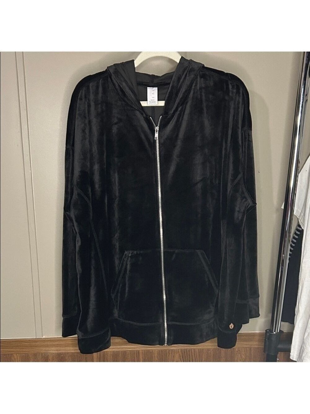 Livi Active Plush Black Hoodie EUC